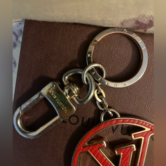 Louis Vuitton Bag Charm Circle Epi Charm And Key Holder. Red & Pink with box - Picture 4 of 9